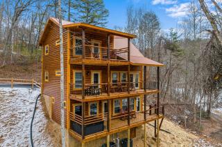 Splash-N-Moose Lodge by American Patriot Getaways - 3