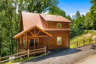 Splash-N-Moose Lodge by American Patriot Getaways - 2
