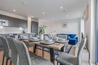 Luxury 3BR & 2 BA in Stratford - 3