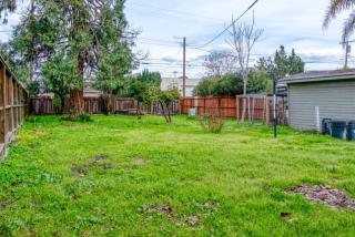 2BR Family Getaway with Yard Kitchen and Parking - 0