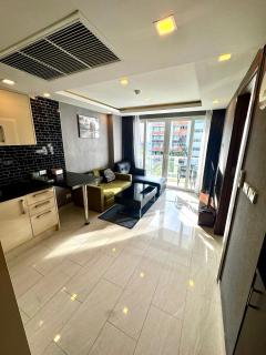 Grand Avenue Apartment - 5