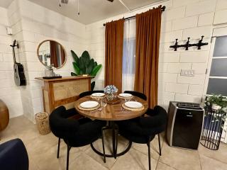 4 Min Walk to Beach and Restaurants - 8