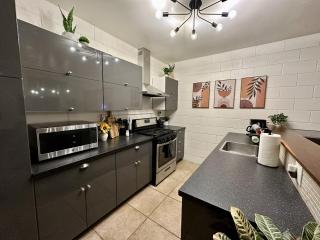 4 Min Walk to Beach and Restaurants - 3