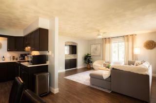 The Family Haven - 3BD 3BA Home in East Peoria - 7