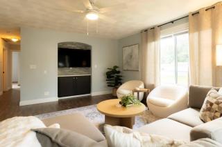 The Family Haven - 3BD 3BA Home in East Peoria - 2