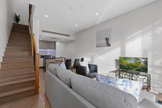 Modern City-Fringe Townhouse - 5