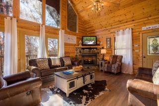 Still Away Lodge by American Patriot Getaways - 2