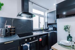 Furnished 1 Bed in Birmingham - WifI, TV & Kitchen - 1