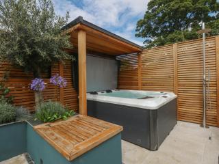 Hilltop Cottage - 8