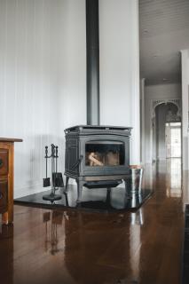 Ravenburn Estate - High Country Getaway with Pool - 2