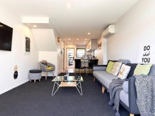 Designer beauty townhouse on Peacock with garage - 9