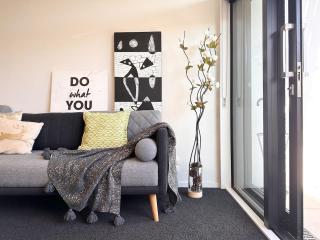 Designer beauty townhouse on Peacock with garage - 7
