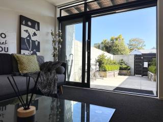 Designer beauty townhouse on Peacock with garage - 6