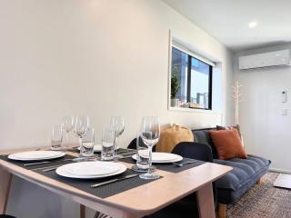 New 3 Storey luxe townhouse on quiet street - 5