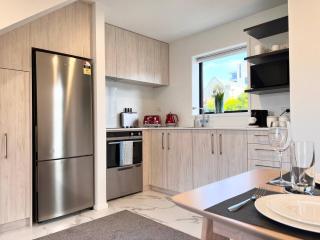 New 3 Storey luxe townhouse on quiet street - 3