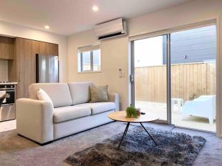 Fabulous townhouse in Christchurch centre - 9