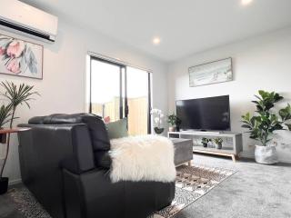 Deluxe Entire Townhouse on Hereford with King bed - 6