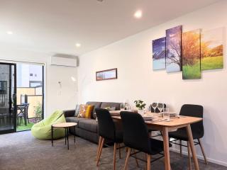 Premium Location 2beds2bath on Madras - 0