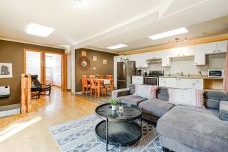 COZY 2 Bedroom - 4