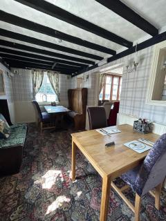 Halfway House Inn Country Lodge - 3