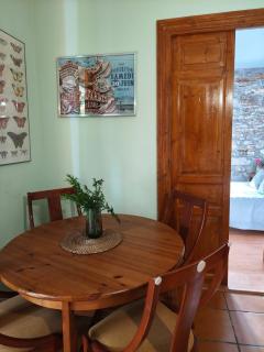 Fully equipped Indian apartment - - 7