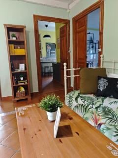 Fully equipped Indian apartment - - 4