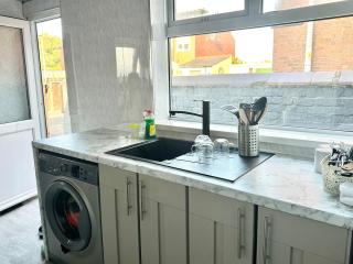Blackpool Retreat - Free Parking, Near Beach & Zoo - Blackpool - 9