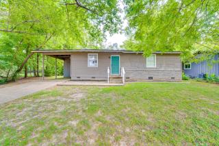4 Mi to Dtwn Dog-Friendly Fayetteville Home - 8