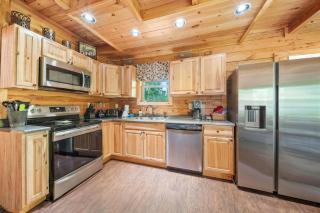 Pigeon Forge Cabin Stay With Games, View & Hot Tub - 9