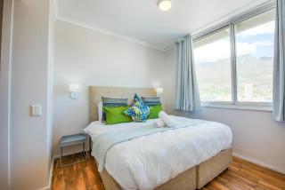 Table Mountain views Two Bed Apartment - 9