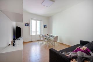 GuestHost - Nicola's Nest - 1
