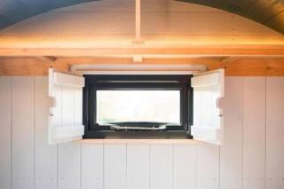 BaaNone Shepherds Hut - 2