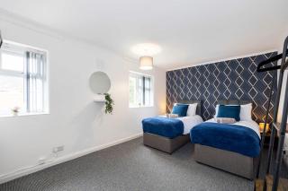 Bright and Modern 2 Bed Home w Garden in Liverpool - 6