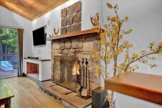 3 Min to Lake I Private Community Beach I EV Charger on site I Sauna I Hot Tub - Blakeslee - 5
