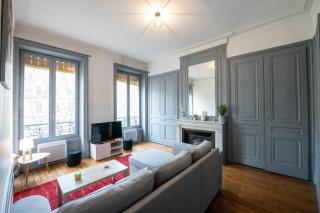 Appartement de charme dans le 6e - central - 8