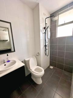 Relax & Recharge in 3BR condo at The Zizz - 3