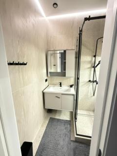 Meridian Apartments - 5