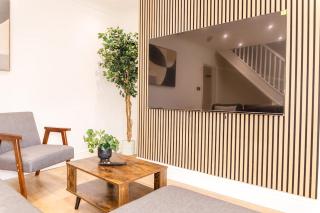 3BR Modern Stay - Wi-Fi & Parking - 0