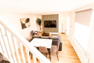 3BR Modern Stay - Wi-Fi & Parking - 5