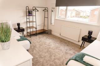 3BR Modern Stay - Wi-Fi & Parking - 4
