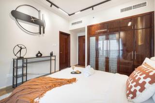Elegant 3BR Lux Stay in the Heart of Dubai Marina - 2