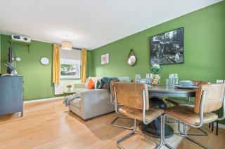 15 Percent Off- Stylish London Bridge Home w Netflix & Parking-GeniusDeal-MobileDeals for Contractors-Families-LongStays! - 6
