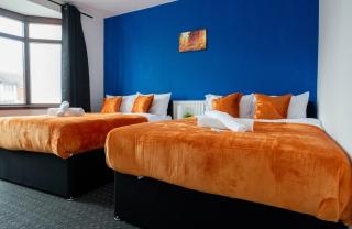Sleeps 12 - Contractors - Groups - Families - Lower Penn - 1