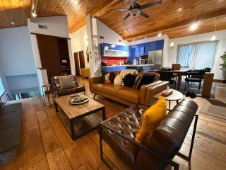 3 Min to Lake I Private Community Beach I EV Charger on site I Sauna I Hot Tub - Blakeslee - 4