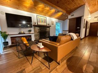 3 Min to Lake I Private Community Beach I EV Charger on site I Sauna I Hot Tub - Blakeslee - 3