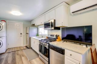 Dog-Friendly Anacortes Retreat with Shared Hot Tub! - Anacortes - 1