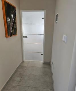 Modern and bright light room - - 1