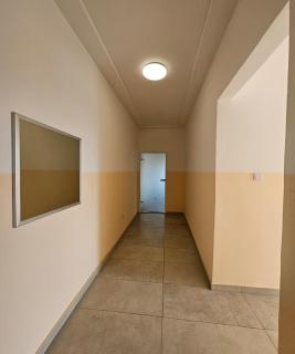 Modern and bright light room - 4