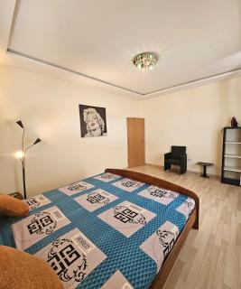 Modern and bright light room - 2