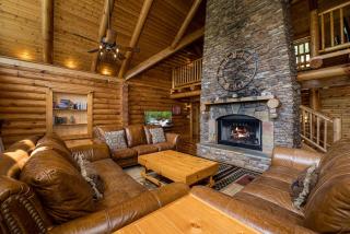 Whiskey Lullaby Lodge by American Patriot Getaways - 3